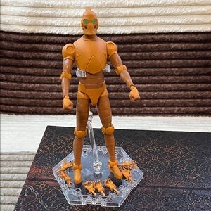 Invincible Action Figure Select Series 2 - Robot Deluxe with Stand & extra hands